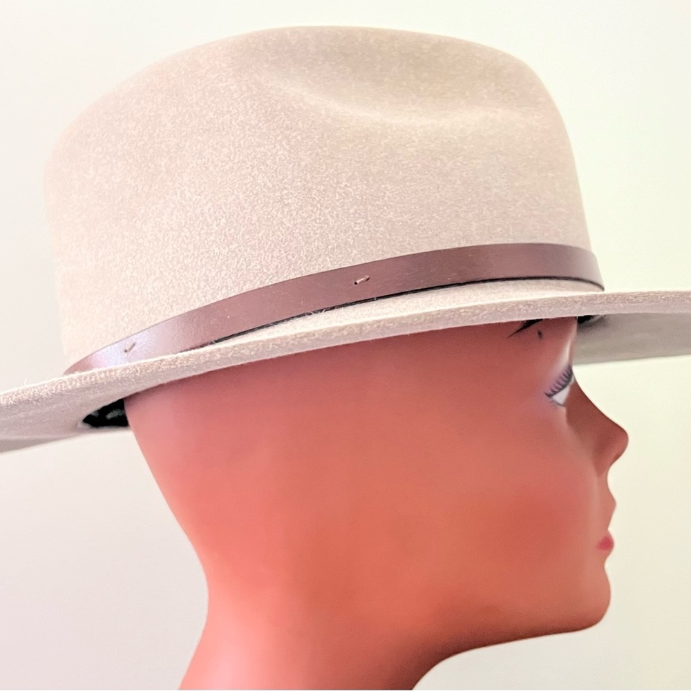 Western Hat. Light Cream Color. Size 7 1/8. 5X Fur Felt. Excellent Condition. - Picture 4 of 9